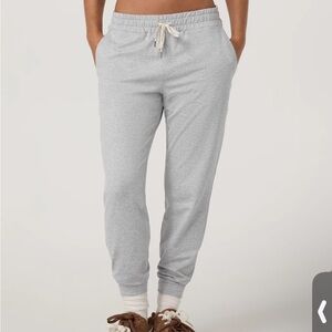 Vuori Heather Gray performance joggers - medium